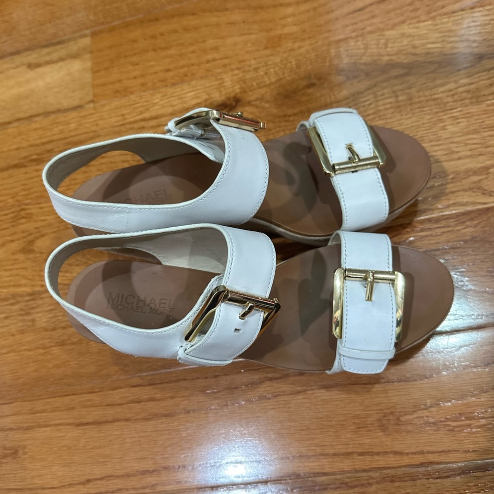 Michael Kors White Platform Sandals with Gold Accents - Picture 4 of 6